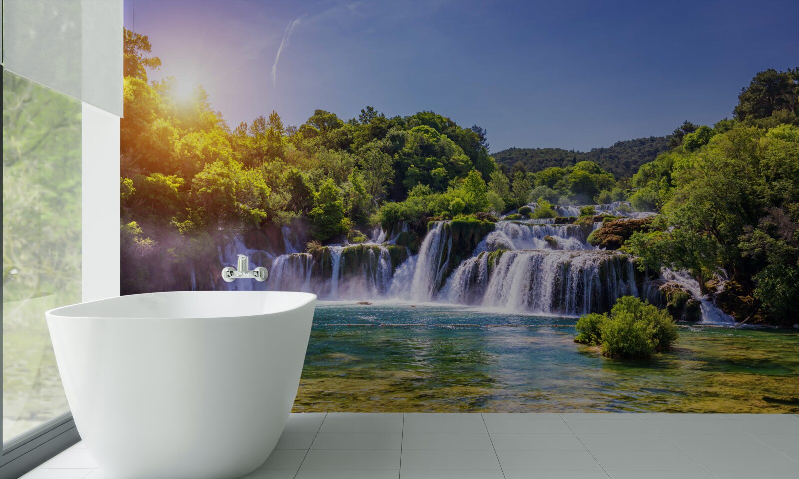 Фотошпалери водоспад, що мчить води в сутінках, видає гучний звук