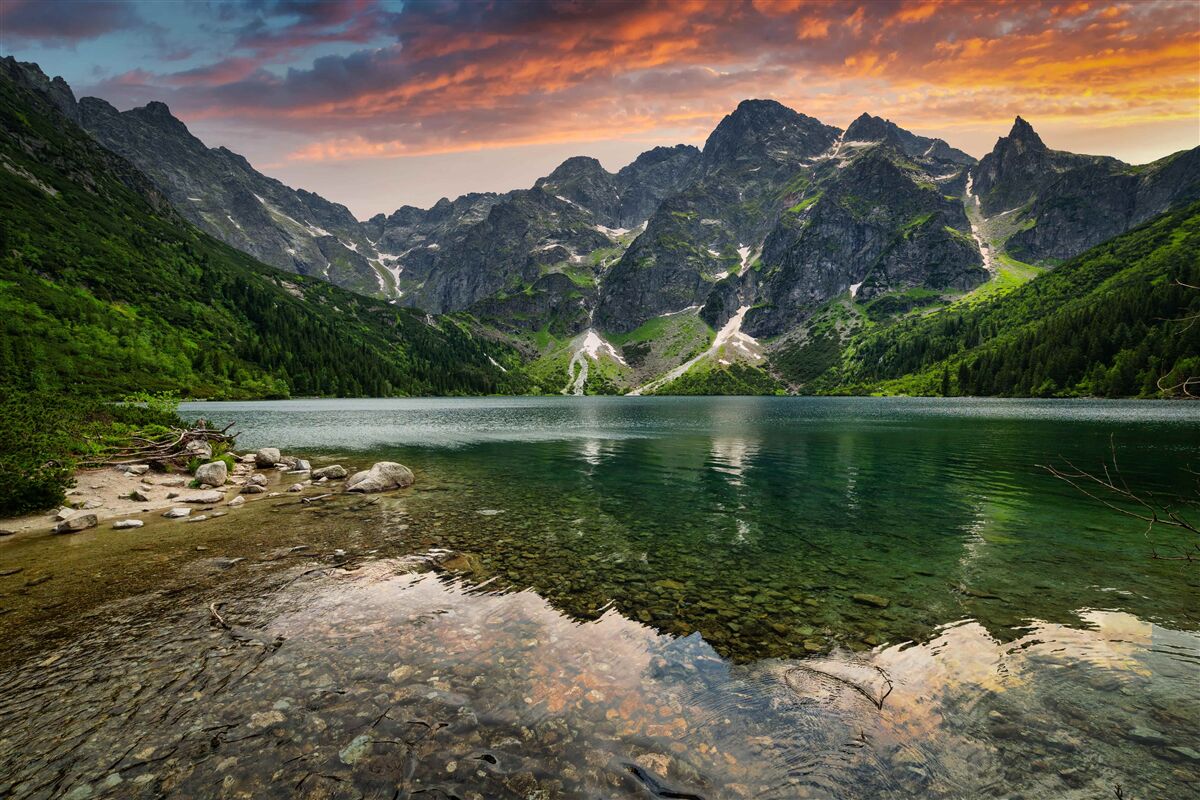 Фотошпалери тихий, теплий вечір і гірський ставок