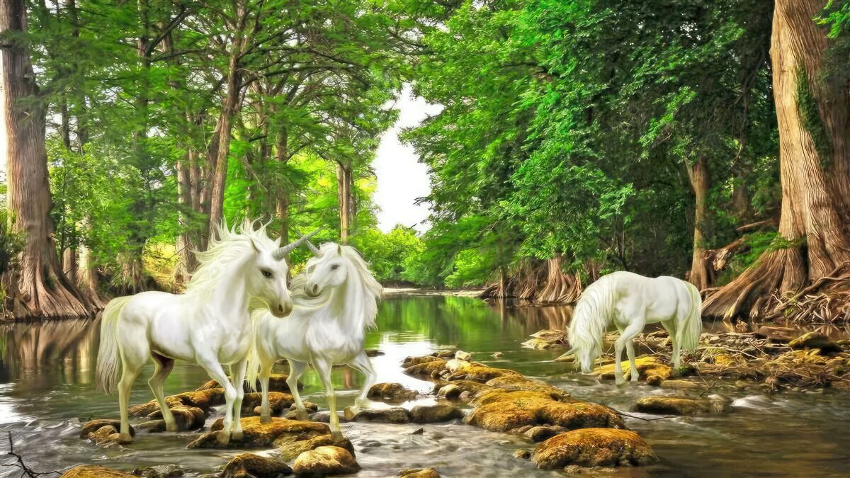 Фотошпалери у лісі біля води стоять три легкі пегаси